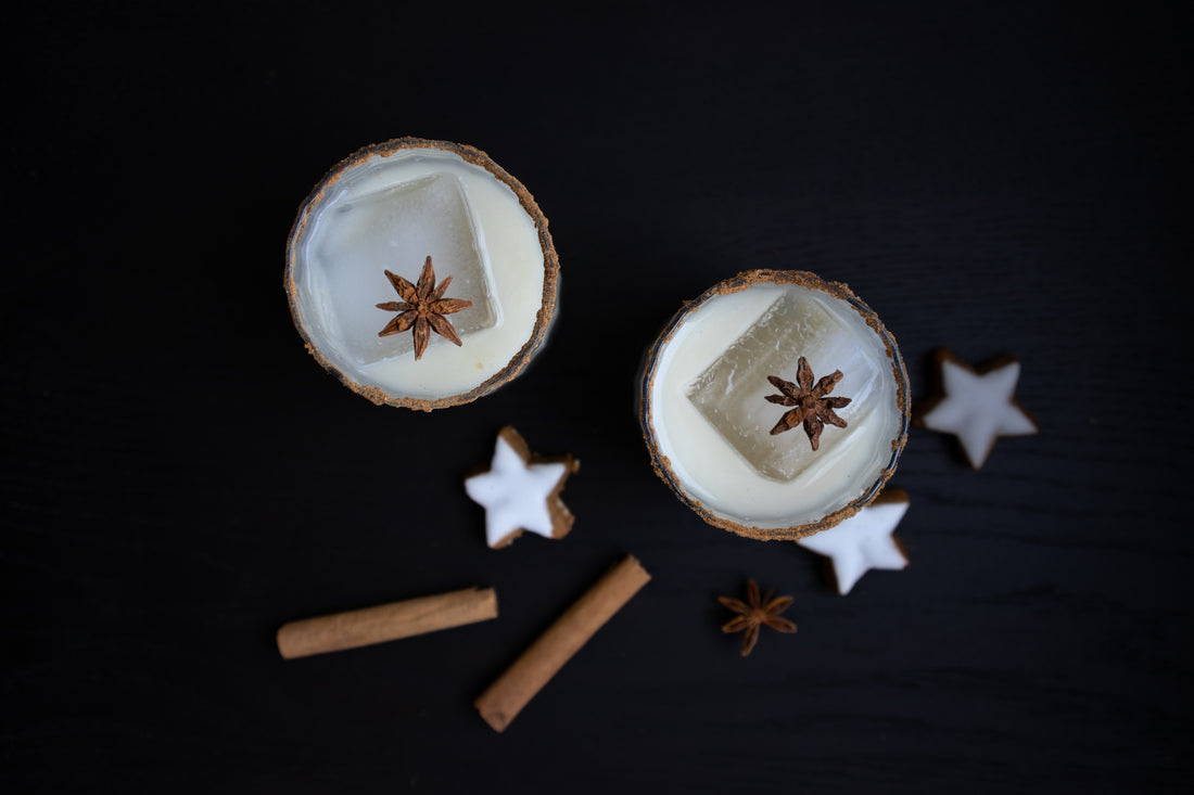 Iced Cinnamon Bourbon Cocktail mit Old Soggy Spiced Bourbon